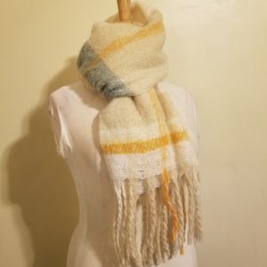 LC Lauren Conrad Scarf